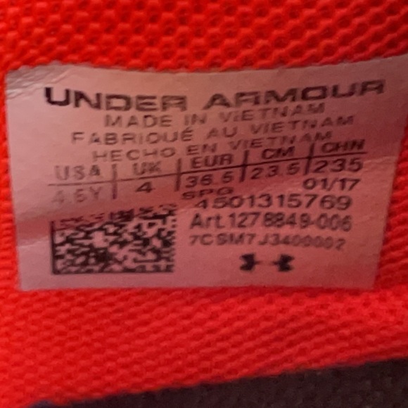 Under Armour Running Shoes Youth - Picture 6 of 13